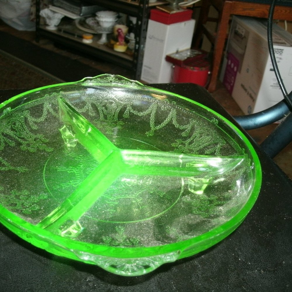 vintage depression glass cameo divided bowl.